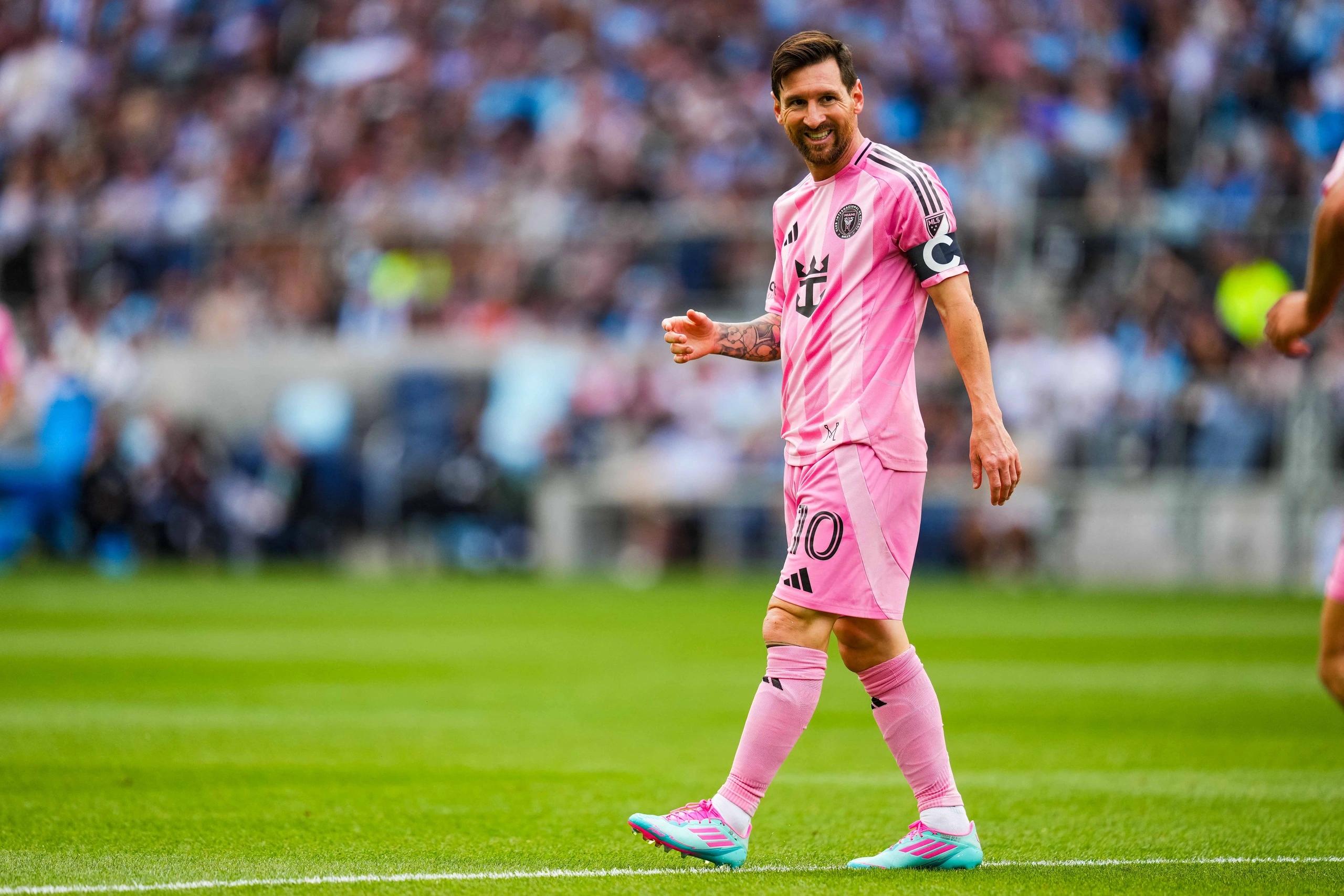 Khám Phá Tiểu Sử Cầu Thủ Lionel Messi - Hành Trình Từ Cậu Bé Đến Huyền Thoại