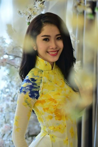 Vẻ đẹp mặn mà của Hoa Khôi Nam Em. Nguyễn Thị Lệ Nam Em -  Cô gái sinh năm 1996 đến từ Tiền Giang.