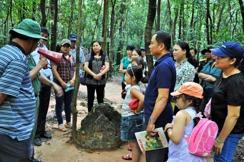 Lỗ thông hơi đường hầm được ngụy trang bằng ổ mối