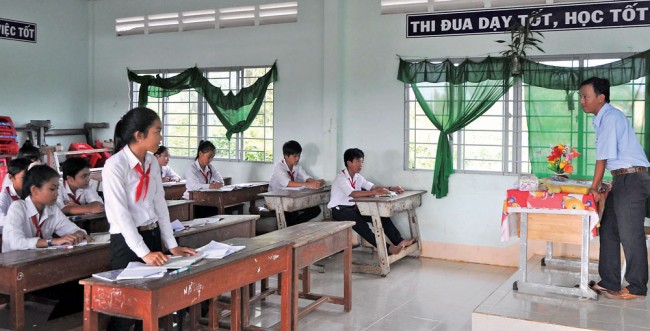 Thầy và trò trường vùng sâu Vĩnh Châu B, huyện Tân Hưng thi đua dạy tốt, học tốt