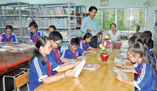 Trường THCS Trương Văn Bang, huyện Cần Giuộc luôn quan tâm đến văn hóa đọc cho học sinh tại thư viện trường