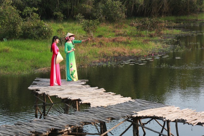 Ecotourism in flooding season