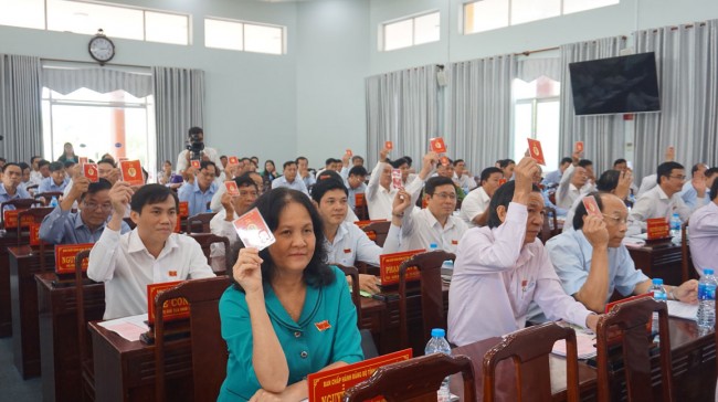 1. The 13th Conference of the Provincial Party Committee (in the term of 2015 - 2020)