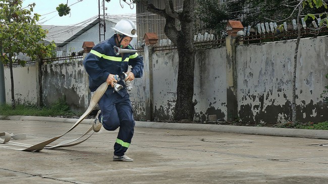 Thực tập chữa cháy bằng phương tiện cá nhân