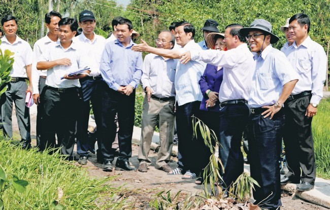 Nguyên Chủ tịch nước - Trương Tấn Sang thăm các xã vùng sâu huyện Đức Hòa