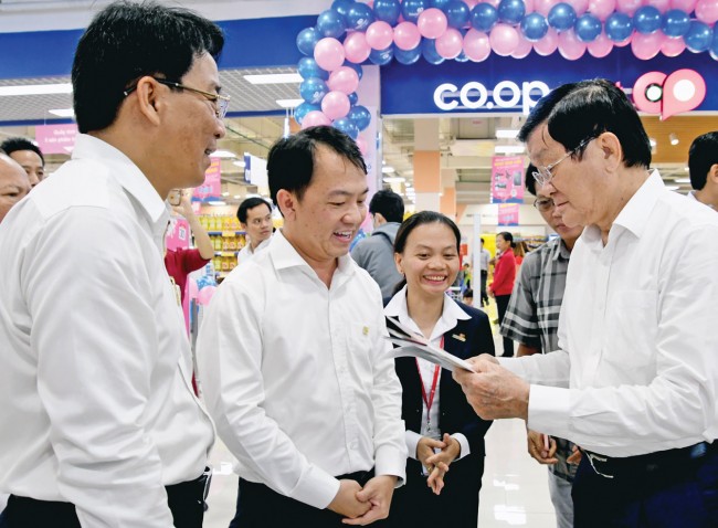 Nguyên Chủ tịch nước - Trương Tấn Sang dự khánh thành Trung tâm bán hàng Co.opmart huyện Cần Giuộc (30/11/2018)