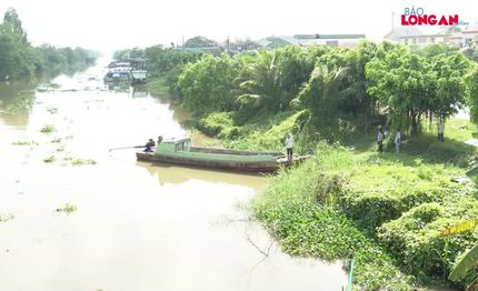 Nỗi lo sạt lở ven kênh Dương Văn Dương