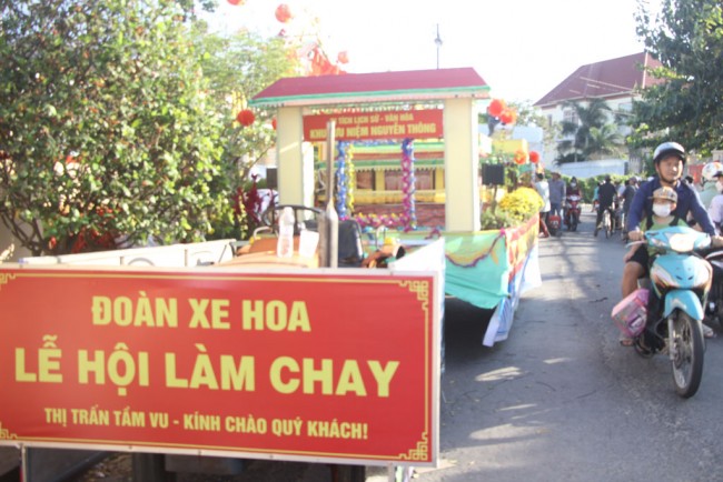 Mô hình Khu lưu niệm Nguyễn Thông trên xe hoa