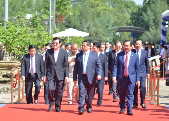 Prime Minister Pham Minh Chinh attends the announcement of investment planning and promotion of Long An