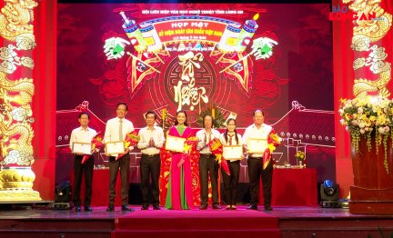 Hội Liên hiệp Văn học Nghệ thuật tỉnh Long An kỷ niệm Ngày Sân khấu Việt Nam