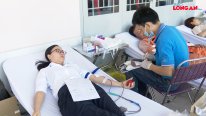 Đông đảo đoàn viên, thanh niên tình nguyện hiến máu