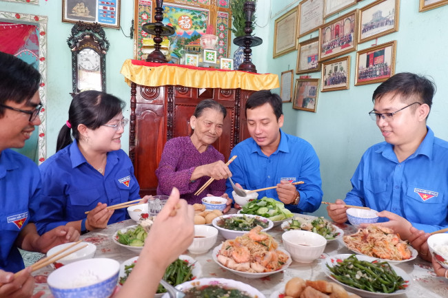 Mô hình Người con hiếu thảo là sự kết nối yêu thương giữa các thế hệ, tạo nên một xã hội văn minh, nhân ái