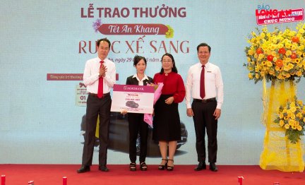 Khách hàng Agribank Chi nhánh Long An trúng giải đặc biệt Chương trình tiết kiệm dự thưởng 'Tết an khang - Rước xế sang'