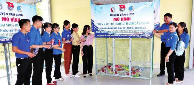 Mô hình Biến rác thải nhựa thành cây xanh
