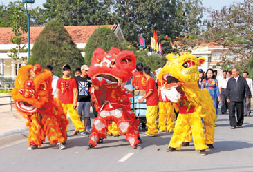 Đa dạng hoạt động mừng xuân
