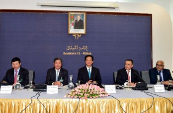 Thủ tướng đối thoại với doanh nghiệp Việt Nam và Algeria