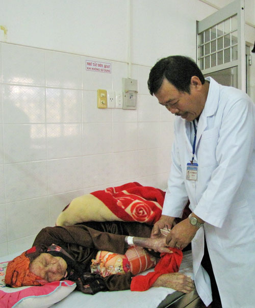 Kỷ niệm 4 năm ngày mất của Mẹ Việt Nam Anh hùng Trần Thị Viết - người sống qua 3 thế kỷ