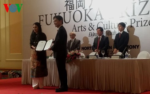 NTK Minh Hạnh được trao giải thưởng Fukuoka vì nghệ thuật