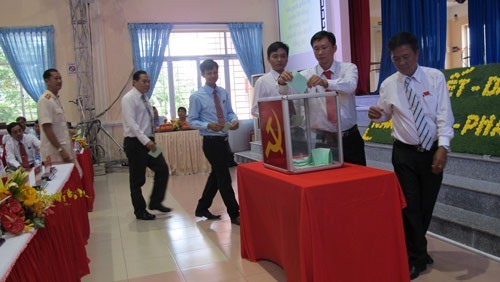 Bế mạc Đại hội Đại biểu Đảng bộ huyện Cần Giuộc lần thứ XI, nhiệm kỳ 2015-2020: Ông Nguyễn Văn Thiệp tái đắc cử Bí thư Huyện ủy