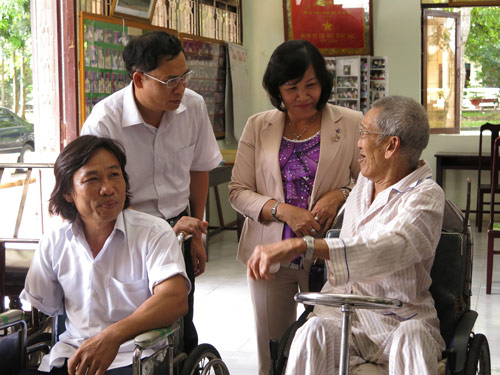 Tri ân những người có công với nước