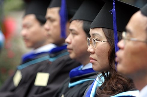 Thạc sĩ, cử nhân thất nghiệp: Vì đồng tiền đi trước?