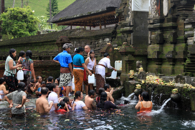 Ấn tượng đền suối thiêng Tampak Siring