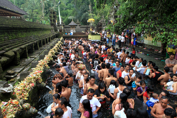 Ấn tượng đền suối thiêng Tampak Siring