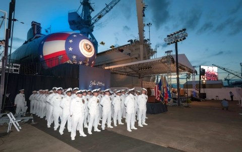 Mỹ hạ thủy tàu ngầm tấn công hiện đại nhất thế giới USS John Warner