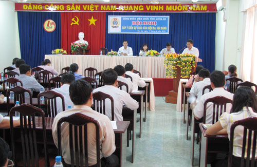 Long An: Công đoàn viên chức tỉnh góp ý dự thảo văn kiện đại hội Đảng