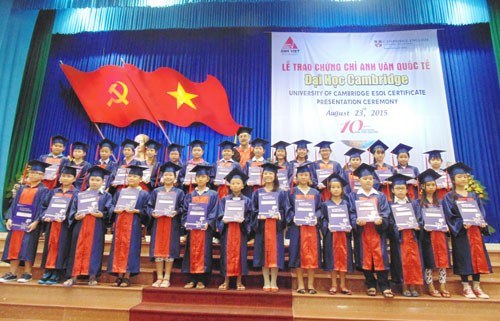 Long An: Trung tâm Ngoại ngữ - Tin học Anh Việt kỷ niệm 10 năm thành lập và trao chứng chỉ Anh văn Quốc tế