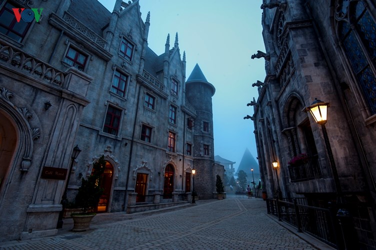 Khung cảnh châu Âu huyền ảo trên đỉnh Bà Nà-Đà Nẵng