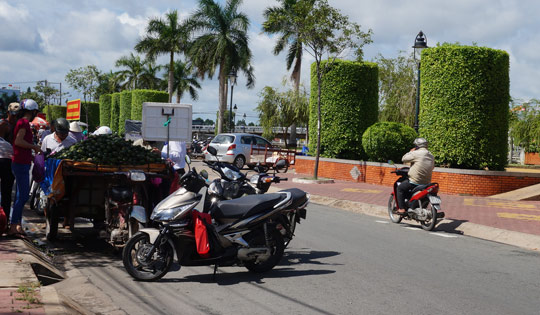 Thực hiện nếp sống văn minh đô thị: Bao giờ mới đúng chất?