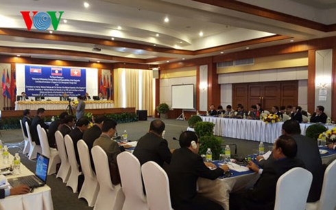 Hội nghị Ủy ban Quốc phòng-An ninh Quốc hội Việt-Lào-Campuchia