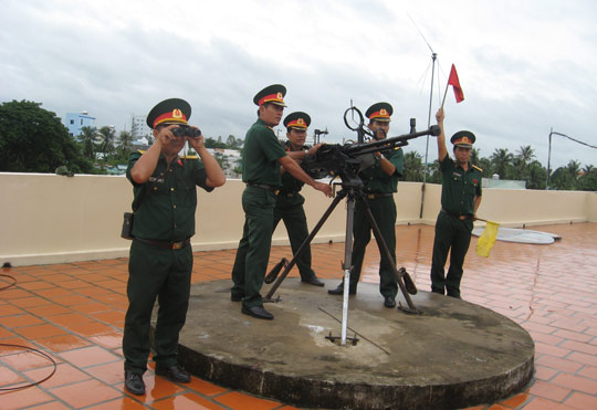 Xây dựng nền quốc phòng toàn dân vững mạnh, khu vực phòng thủ vững chắc