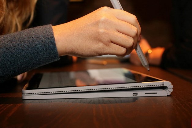 Máy tính xách tay lai Surface Book của hãng Microsoft có gì hay?