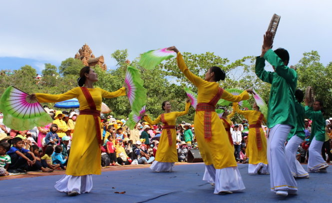 Tưng bừng lễ hội Katê Chăm Ninh Thuận