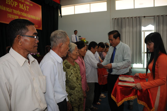 Họp mặt kỷ niệm 85 năm Ngày Truyền thống Văn phòng cấp ủy