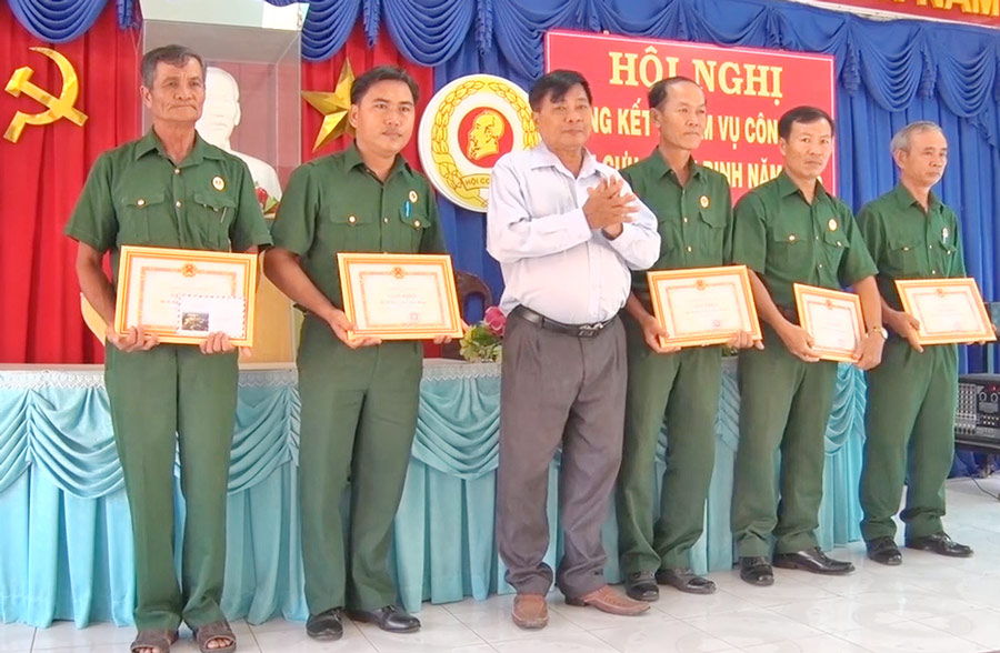 Gần 1,5 tỉ đồng xây nhà tình nghĩa, tình thương