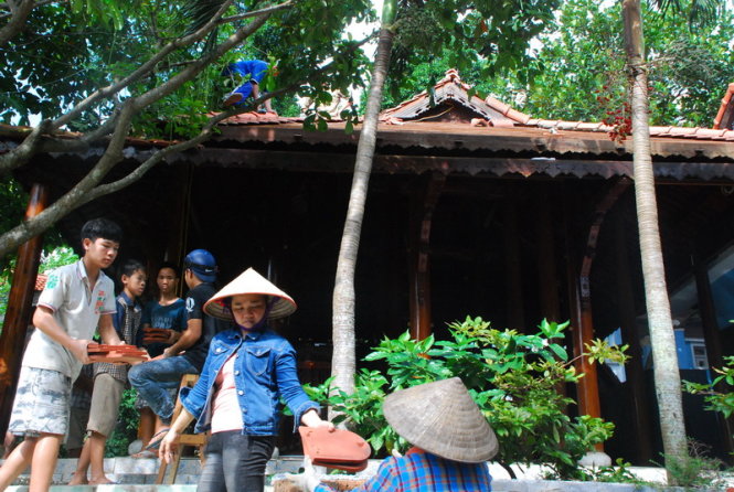 Đại gia Đà Nẵng bắt đầu tháo dỡ biệt phủ