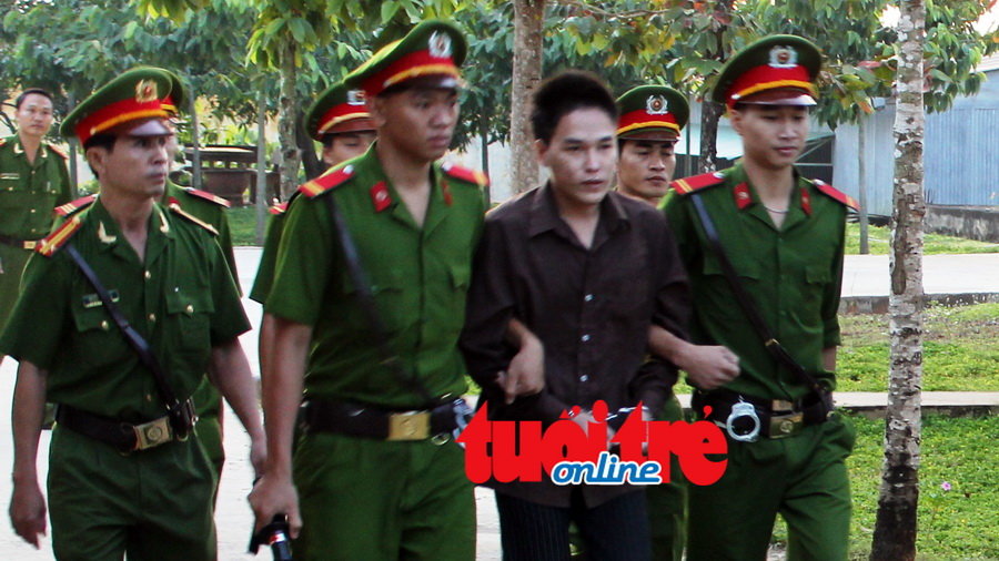 Thảm sát Bình Phước: Tòa bắt đầu thẩm vấn Trần Đình Thoại