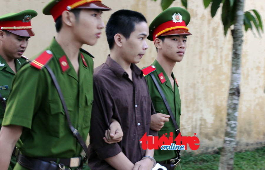 Thảm sát Bình Phước: Tòa bắt đầu thẩm vấn Trần Đình Thoại