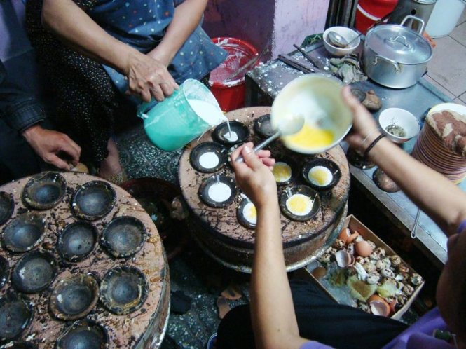 Đầu đông lên Đà Lạt thưởng thức bánh căn nóng hổi