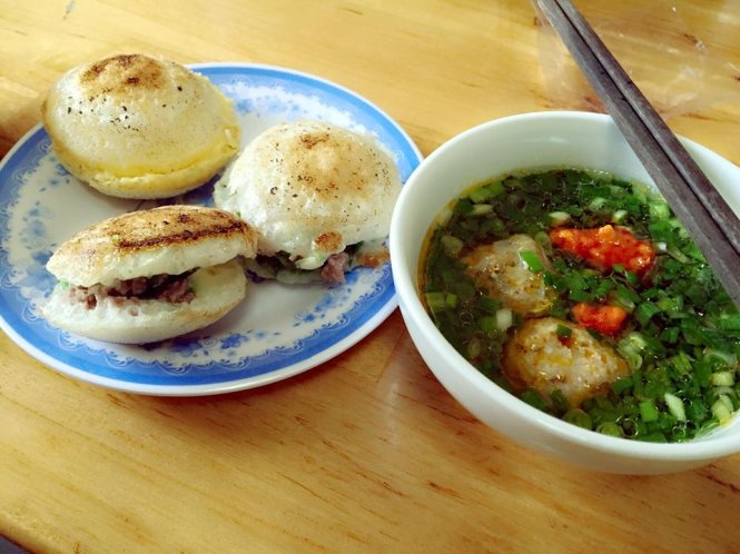 Đầu đông lên Đà Lạt thưởng thức bánh căn nóng hổi