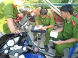 Tạm giữ 11 xe phân khối lớn