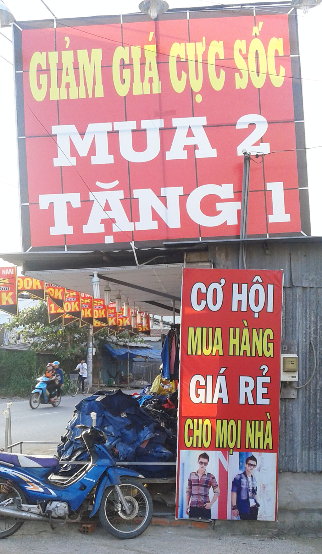 Cẩn thận với hàng khuyến mãi cuối năm