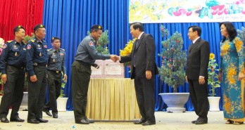 Lãnh đạo tỉnh Svay Rieng, Prey Veng: Chúc Tết tỉnh Long An