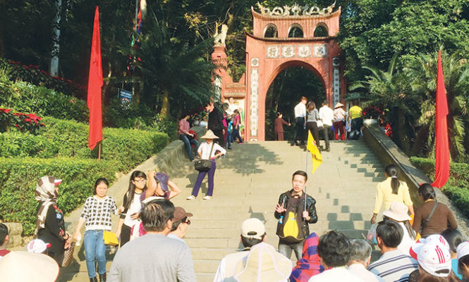 Du xuân kết hợp hành hương