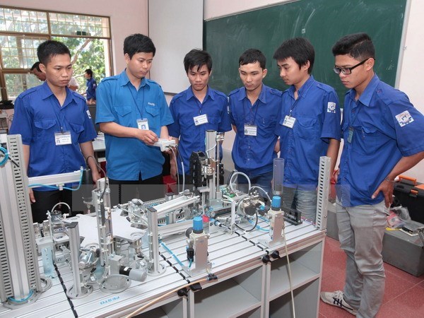 Lao động trực tiếp ít, tỷ lệ cử nhân thất nghiệp ngày một tăng