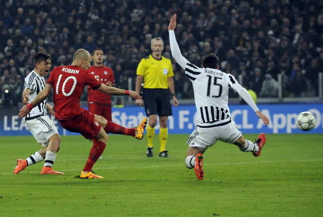 Juventus hòa kịch tính B.M sau khi bị dẫn 2-0