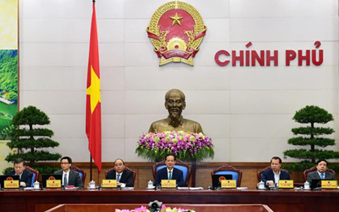 Thủ tướng: “Người dân nghèo thế không thể đi xa mua từng lon nước“